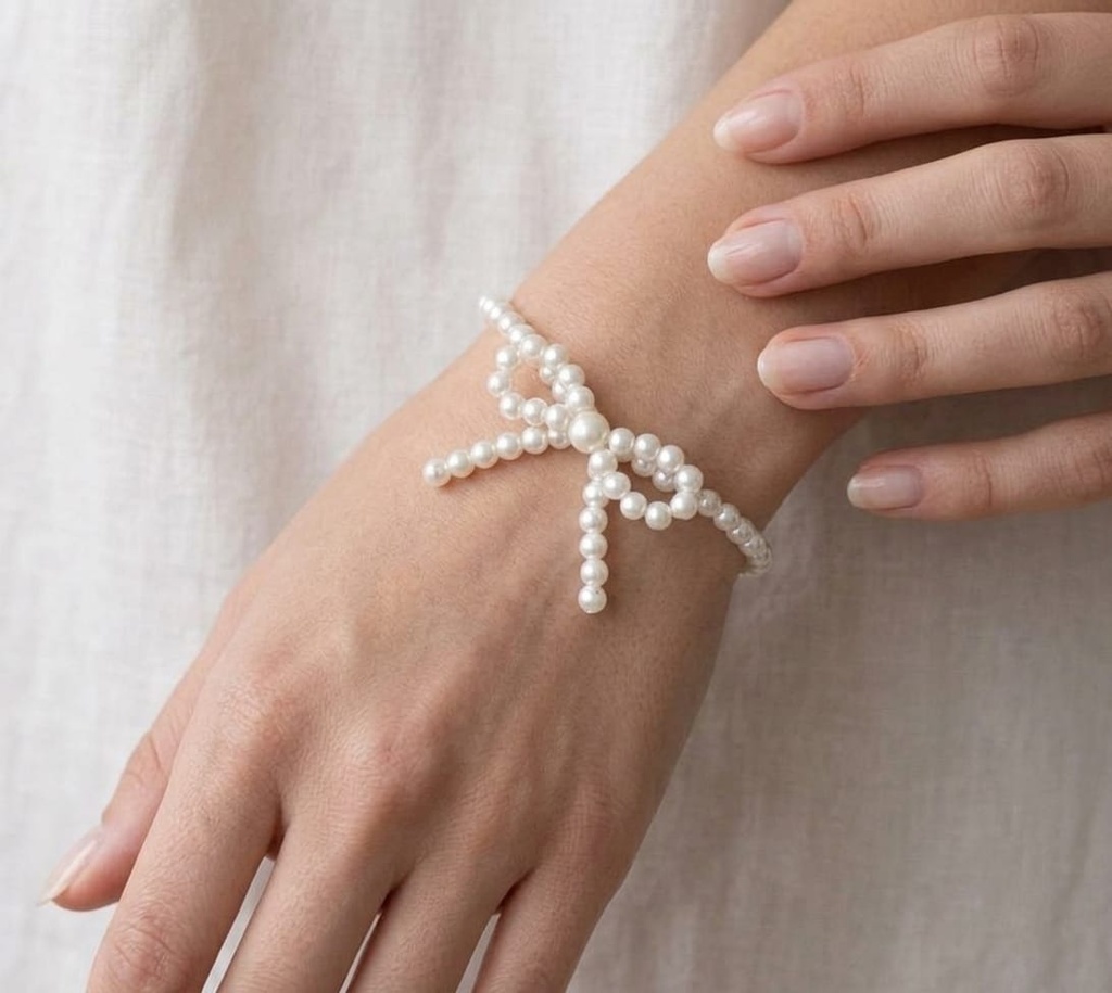 Classic Pearl Bow Bracelet